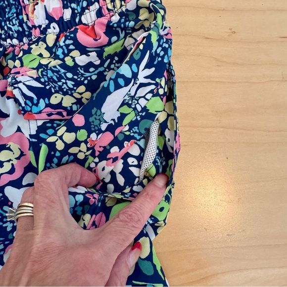 Crown & Ivy - Vibrant Floral Men's Athletic/ Swim Shorts - Size: Medium - Picture 5 of 8
